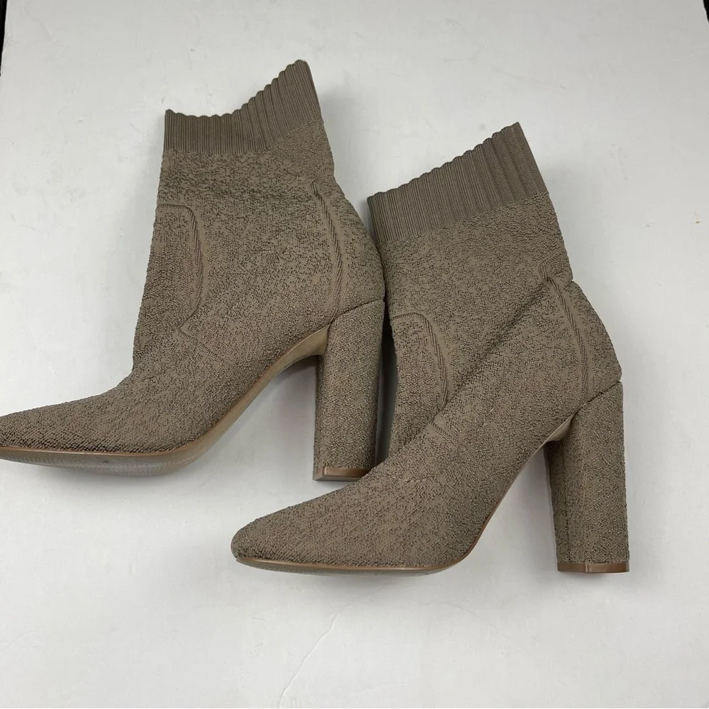 Charles by Charles David Iceland Knit Bootie Taupe Size 7.5 Sock‎ Bootie